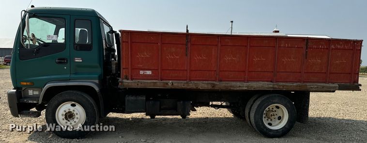 image for item DQ6908 1999 GMC  T6500 grain truck