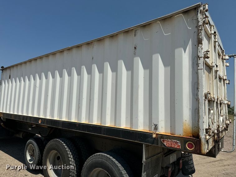 image for item DQ6923 1990 Chevrolet Kodiak C7 grain truck