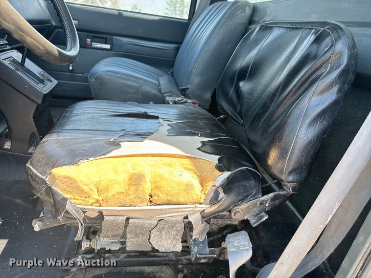 image for item DQ6923 1990 Chevrolet Kodiak C7 grain truck