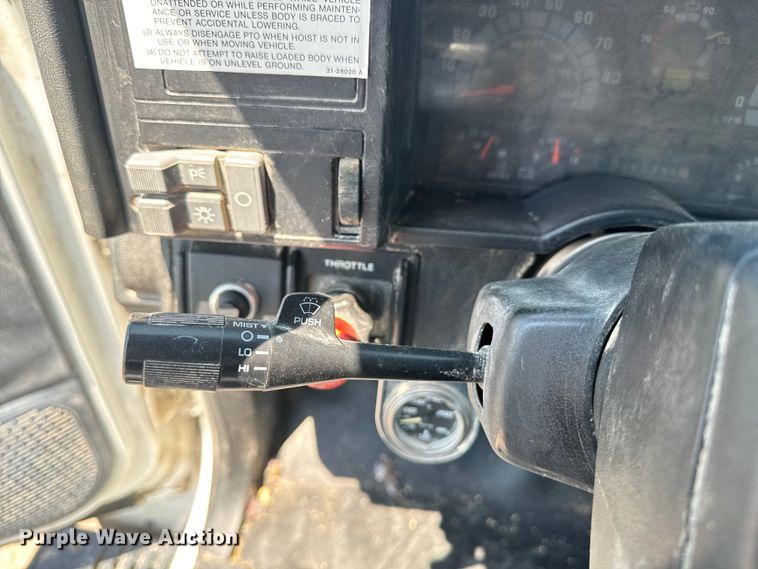 image for item DQ6923 1990 Chevrolet Kodiak C7 grain truck