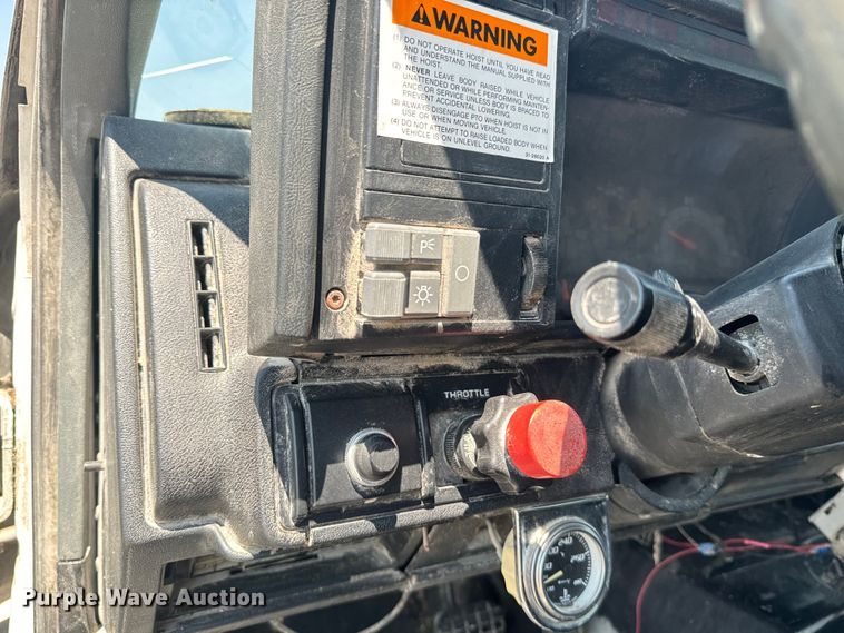 image for item DQ6923 1990 Chevrolet Kodiak C7 grain truck