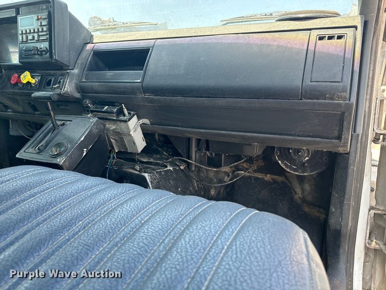 image for item DQ6923 1990 Chevrolet Kodiak C7 grain truck