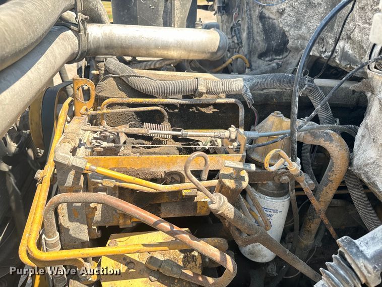 image for item DQ6923 1990 Chevrolet Kodiak C7 grain truck