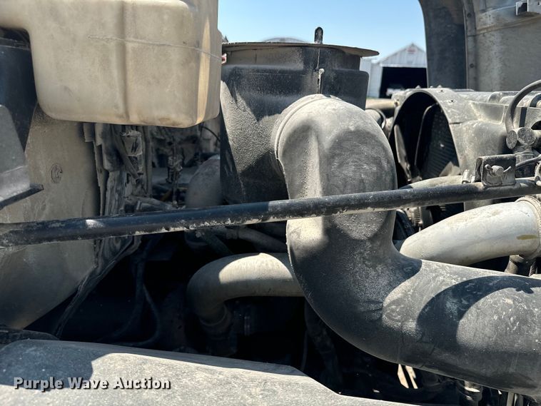 image for item DQ6923 1990 Chevrolet Kodiak C7 grain truck