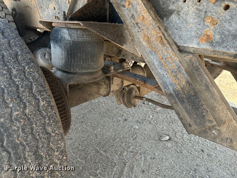 image for item DQ6923 1990 Chevrolet Kodiak C7 grain truck