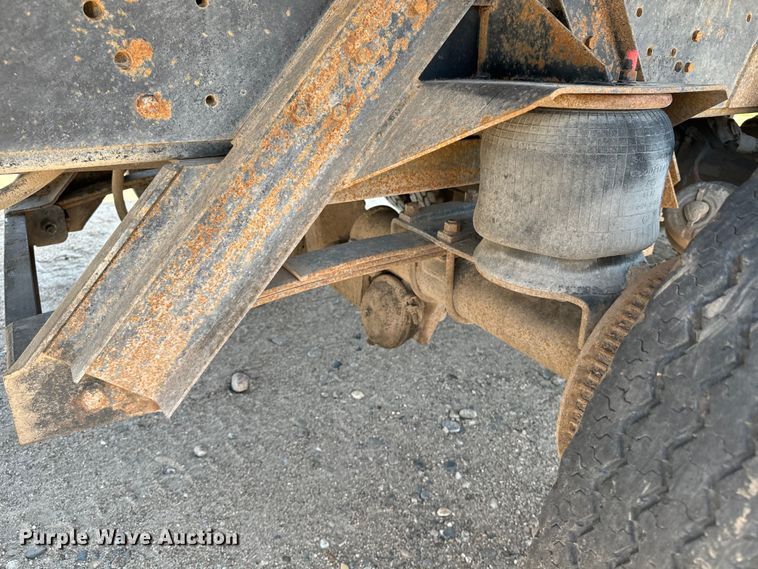 image for item DQ6923 1990 Chevrolet Kodiak C7 grain truck