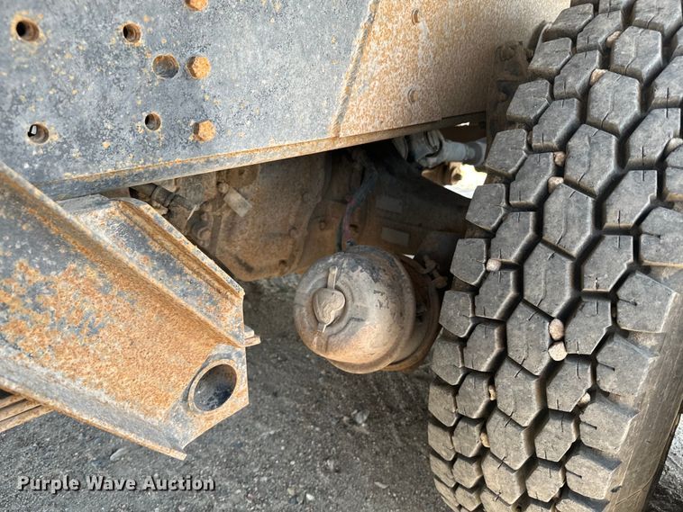 image for item DQ6923 1990 Chevrolet Kodiak C7 grain truck