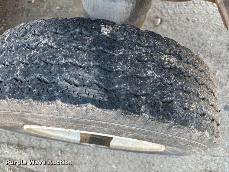 image for item DQ6923 1990 Chevrolet Kodiak C7 grain truck