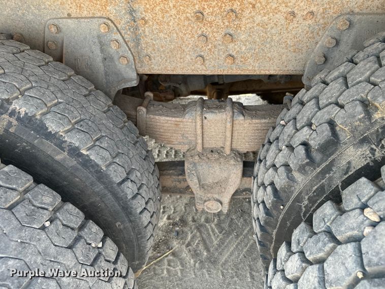 image for item DQ6923 1990 Chevrolet Kodiak C7 grain truck