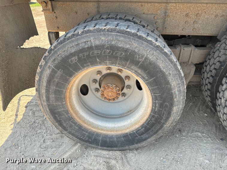 image for item DQ6923 1990 Chevrolet Kodiak C7 grain truck