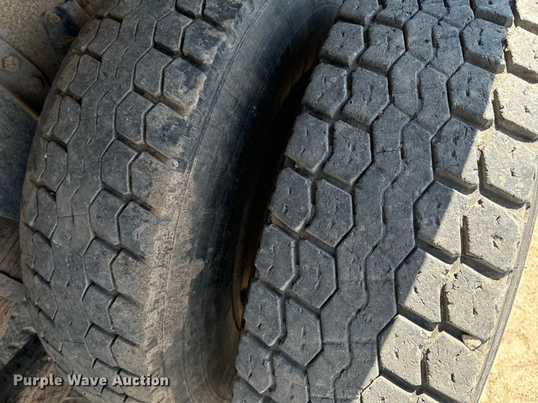 image for item DQ6923 1990 Chevrolet Kodiak C7 grain truck