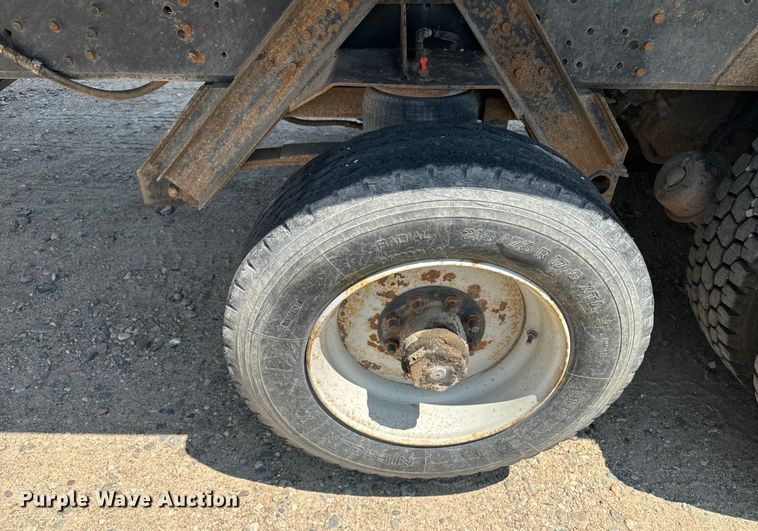 image for item DQ6923 1990 Chevrolet Kodiak C7 grain truck