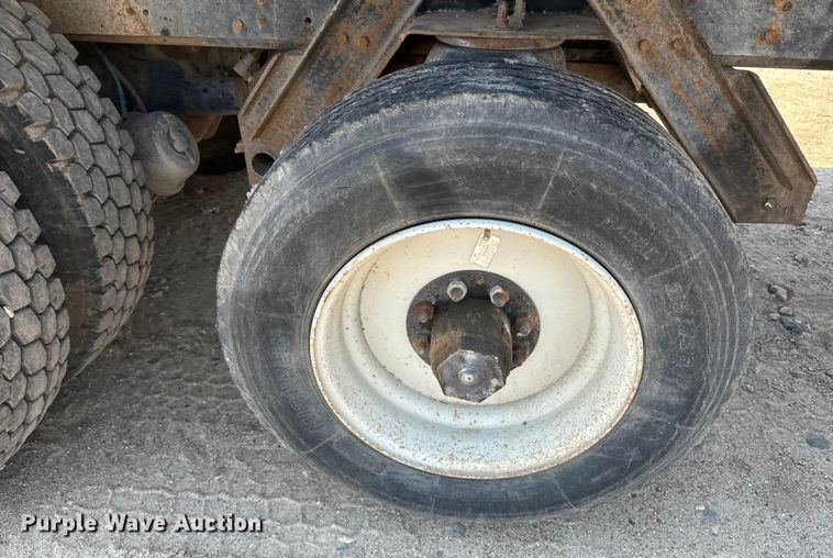 image for item DQ6923 1990 Chevrolet Kodiak C7 grain truck