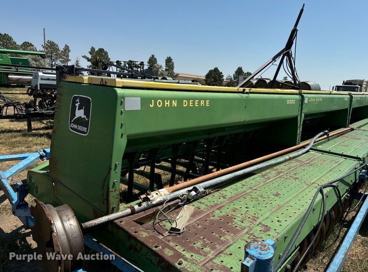 image for item DQ6926 John Deere 9300 grain drill