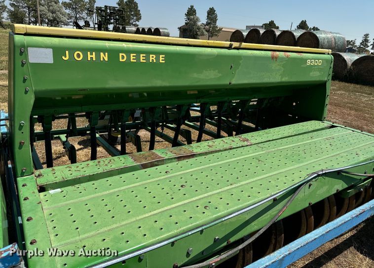image for item DQ6926 John Deere 9300 grain drill
