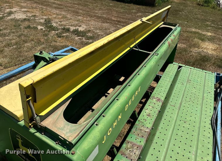 image for item DQ6926 John Deere 9300 grain drill