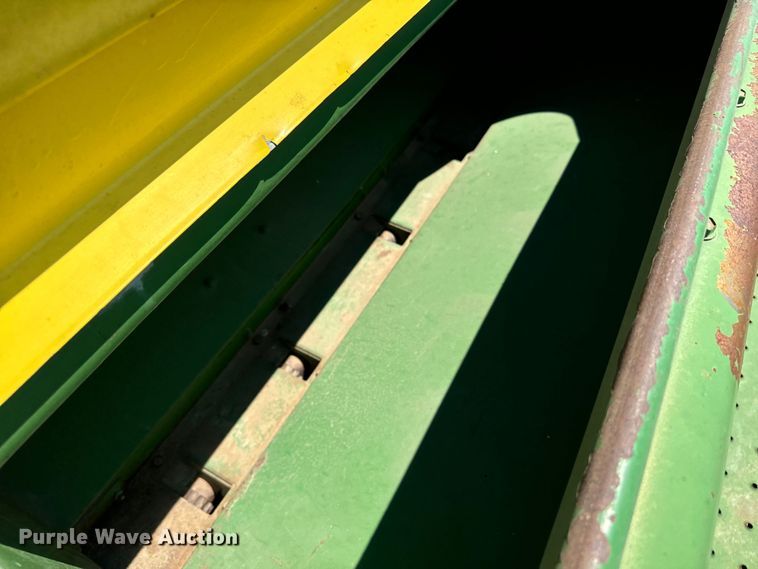 image for item DQ6926 John Deere 9300 grain drill