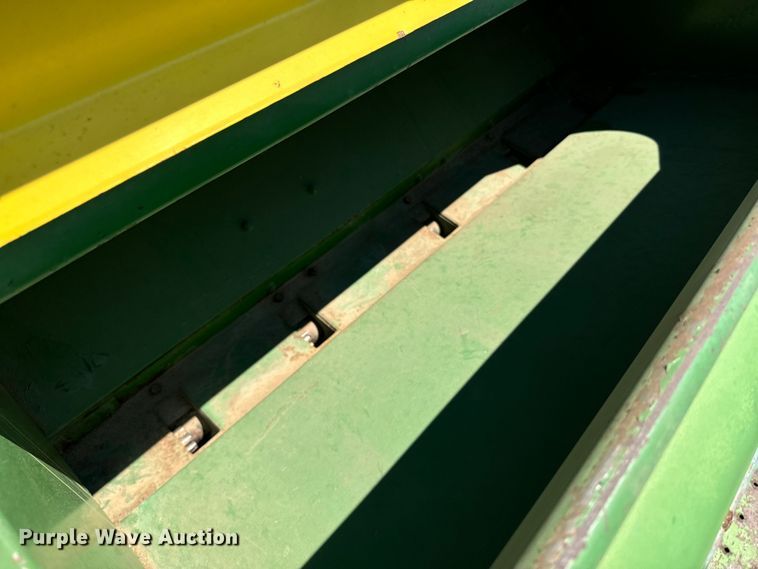 image for item DQ6926 John Deere 9300 grain drill