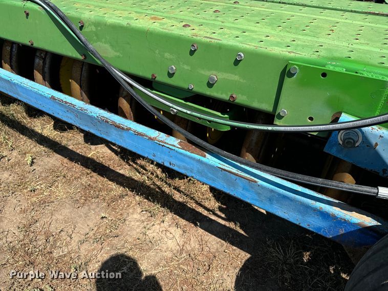 image for item DQ6926 John Deere 9300 grain drill