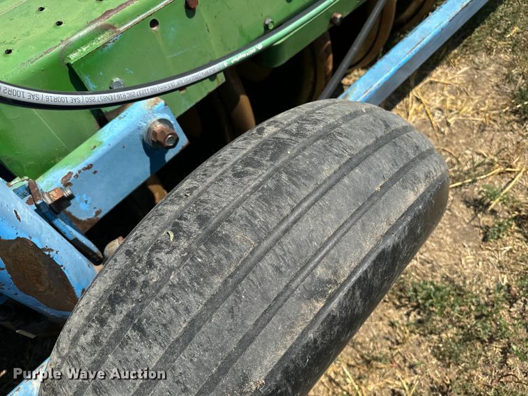 image for item DQ6926 John Deere 9300 grain drill