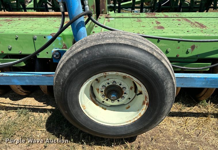 image for item DQ6926 John Deere 9300 grain drill