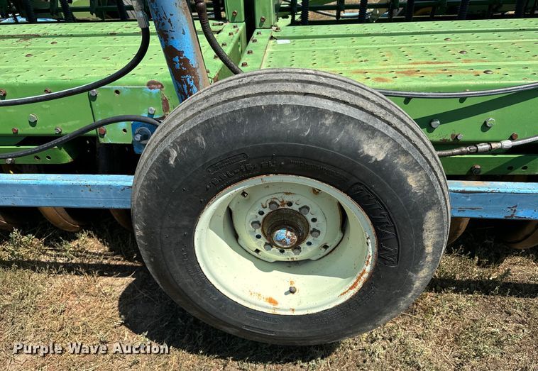 image for item DQ6926 John Deere 9300 grain drill