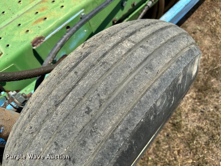 image for item DQ6926 John Deere 9300 grain drill