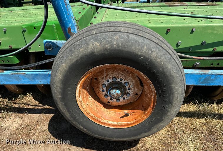 image for item DQ6926 John Deere 9300 grain drill