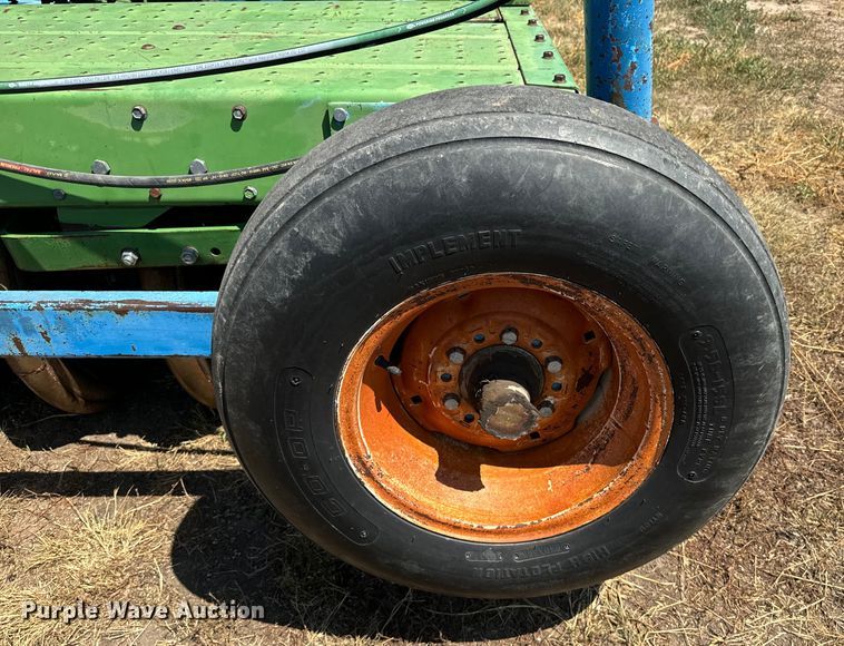 image for item DQ6926 John Deere 9300 grain drill