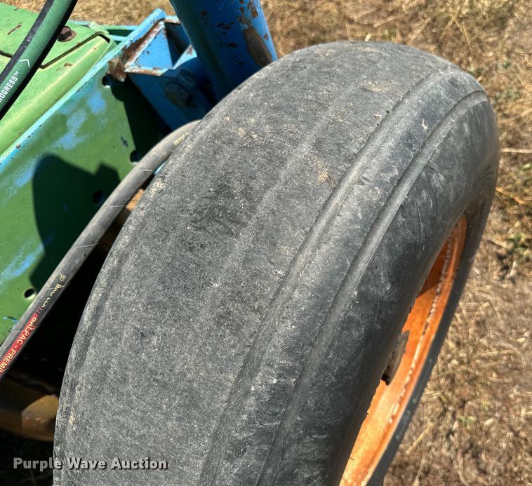 image for item DQ6926 John Deere 9300 grain drill