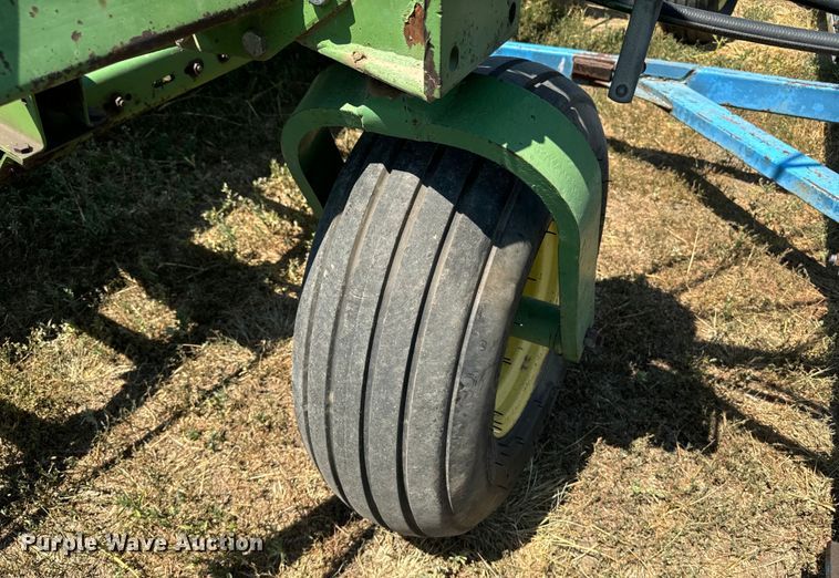 image for item DQ6926 John Deere 9300 grain drill