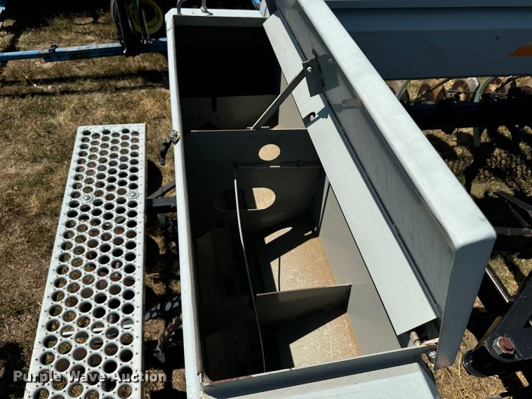 image for item DQ6927 Crust Buster 3200 TS grain drill