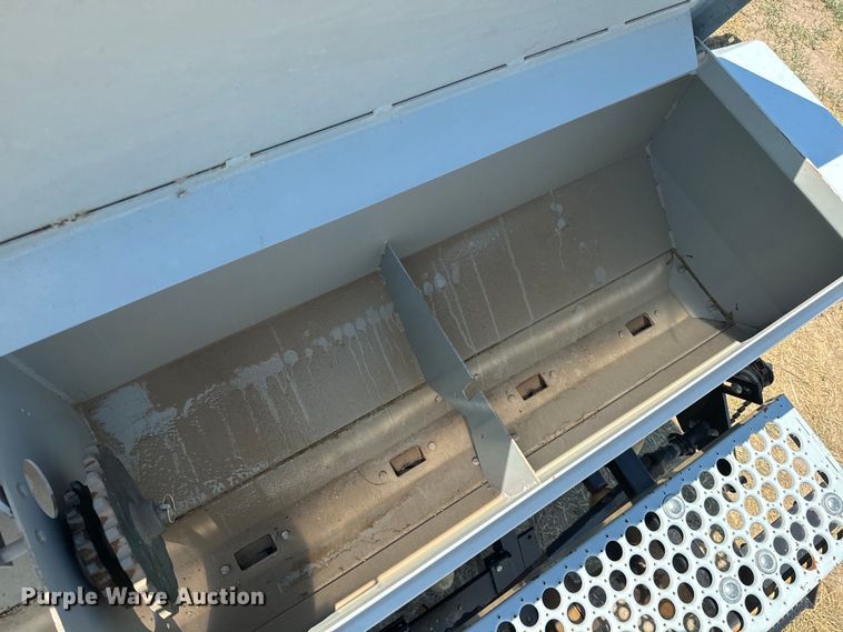 image for item DQ6927 Crust Buster 3200 TS grain drill