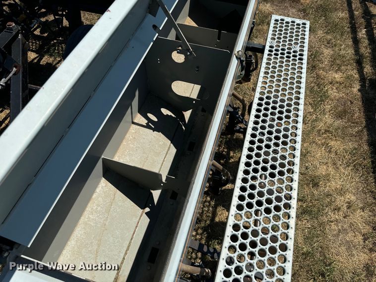 image for item DQ6927 Crust Buster 3200 TS grain drill