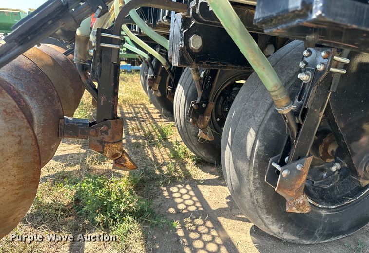 image for item DQ6927 Crust Buster 3200 TS grain drill