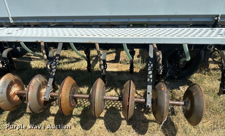 image for item DQ6927 Crust Buster 3200 TS grain drill