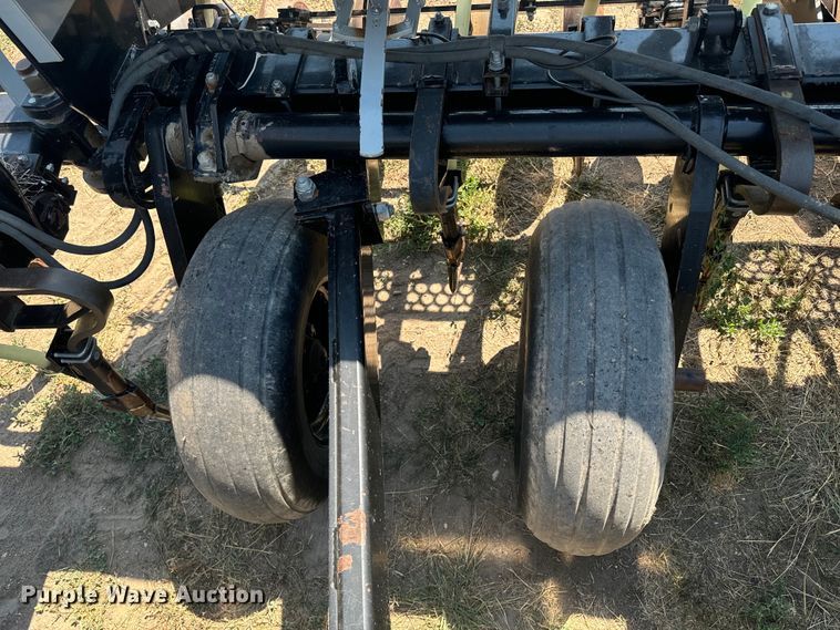 image for item DQ6927 Crust Buster 3200 TS grain drill