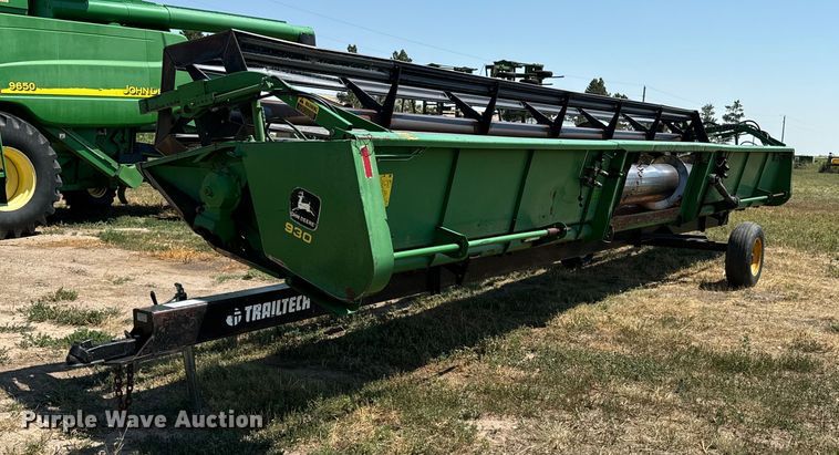 image for item DQ6928 1989 John Deere 930 rigid head