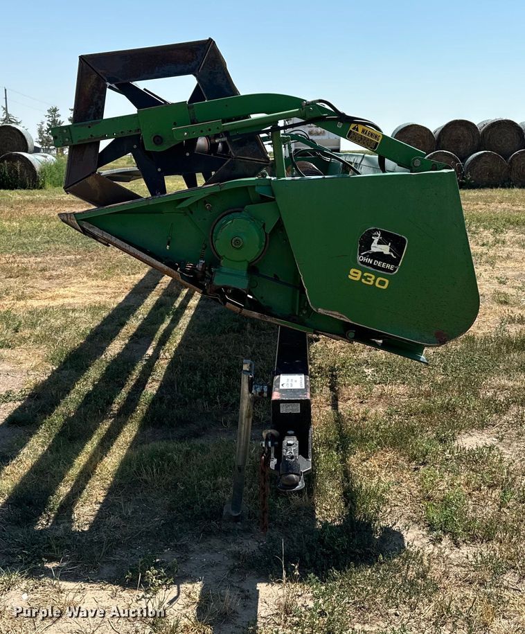 image for item DQ6928 1989 John Deere 930 rigid head