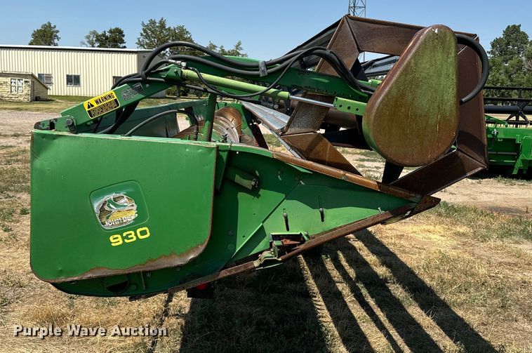 image for item DQ6928 1989 John Deere 930 rigid head