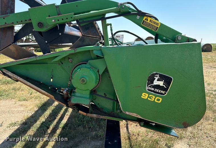 image for item DQ6928 1989 John Deere 930 rigid head