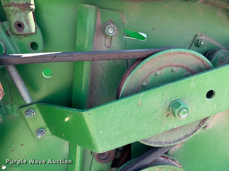 image for item DQ6928 1989 John Deere 930 rigid head