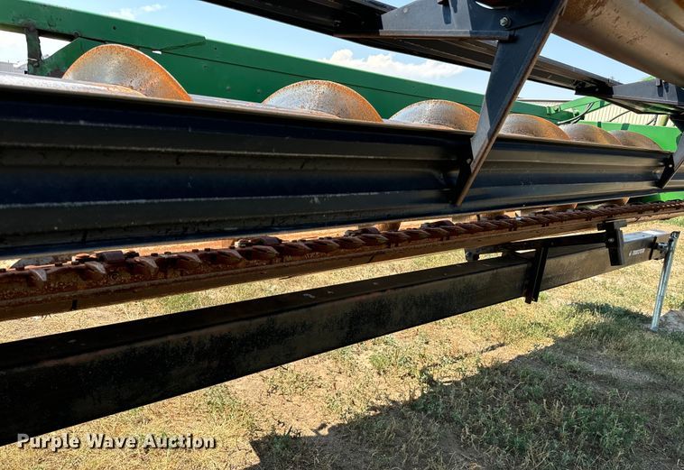 image for item DQ6928 1989 John Deere 930 rigid head