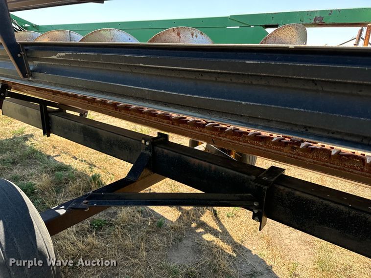 image for item DQ6928 1989 John Deere 930 rigid head