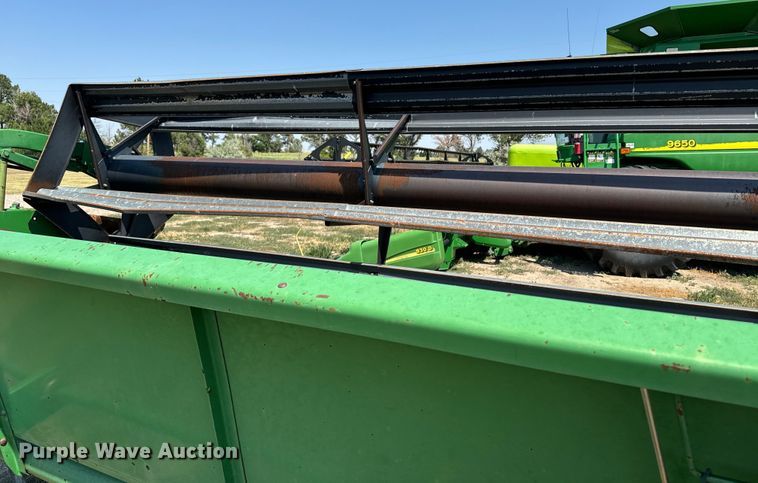 image for item DQ6928 1989 John Deere 930 rigid head