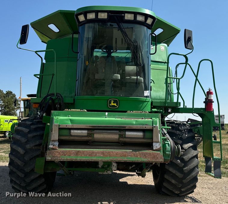 image for item DQ6929 2003 John Deere 9650 combine