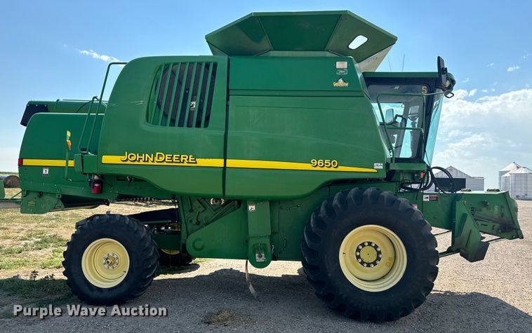 image for item DQ6929 2003 John Deere 9650 combine