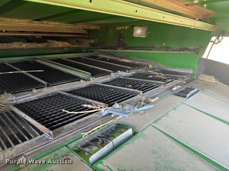 image for item DQ6929 2003 John Deere 9650 combine