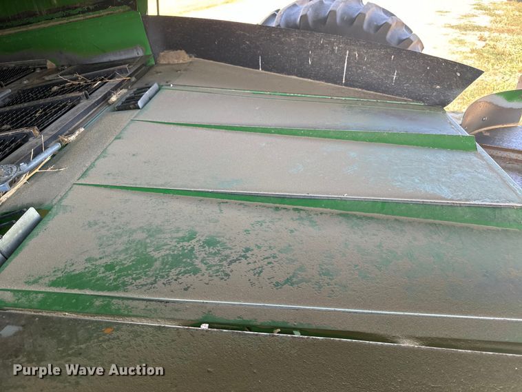 image for item DQ6929 2003 John Deere 9650 combine