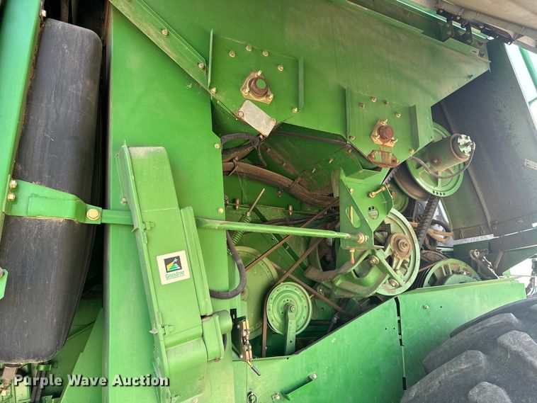 image for item DQ6929 2003 John Deere 9650 combine